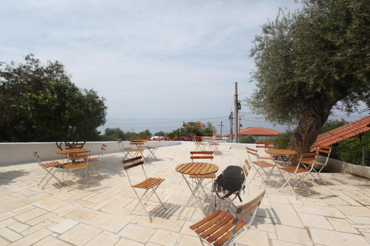 White Hotel Borsh Exterior foto