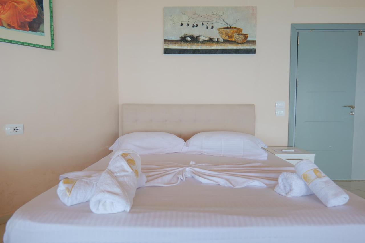 White Hotel Borsh Exterior foto