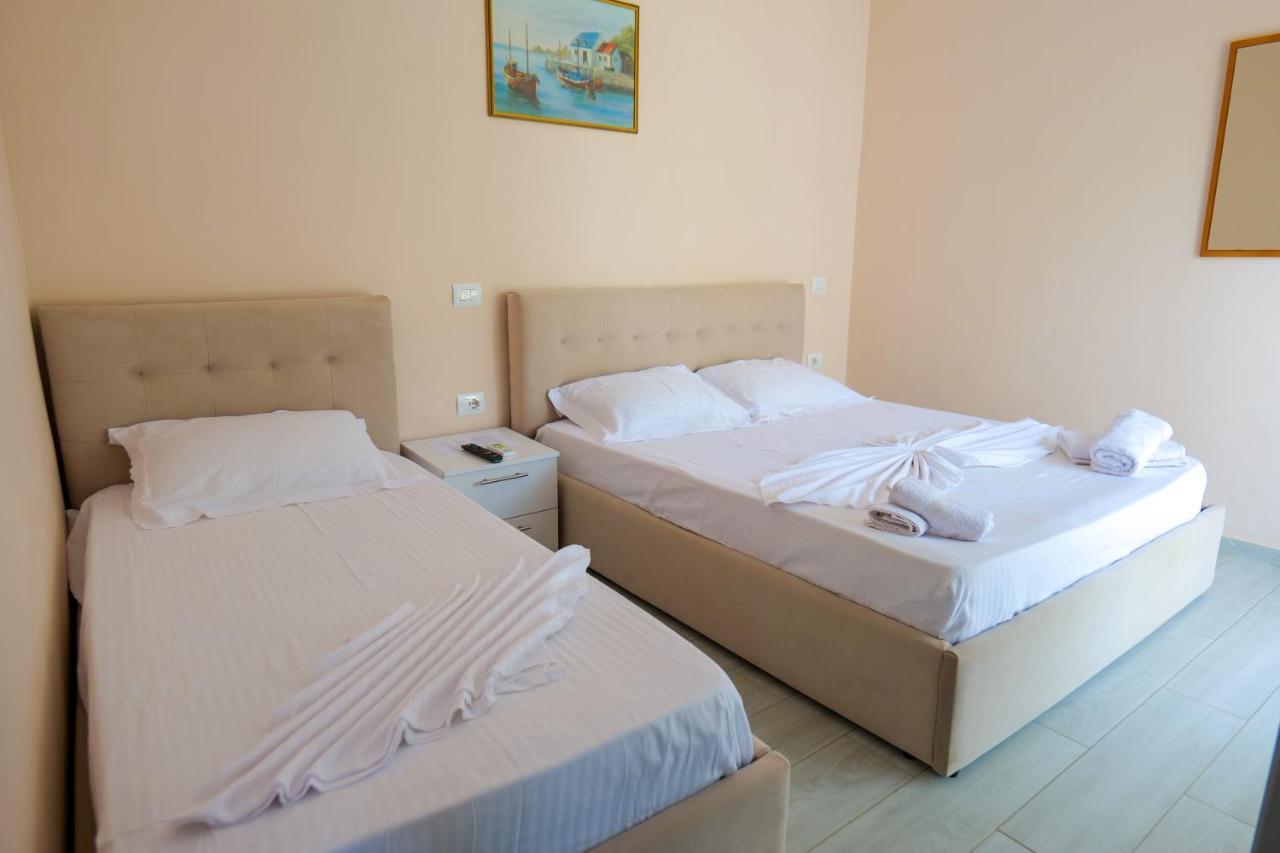 White Hotel Borsh Exterior foto